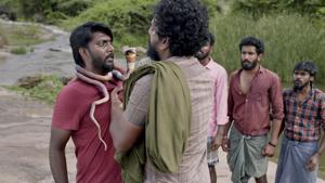 Kazhuththa Suththuna Paambu